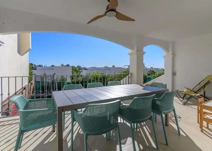 El Campanario エステポナ