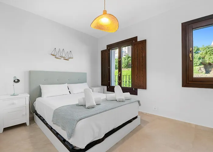 El Campanario * エステポナ