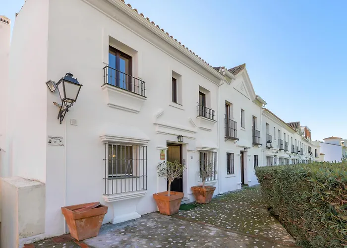 El Campanario エステポナ